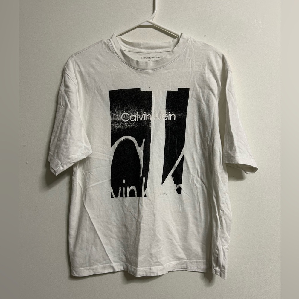 Calvin Klein White Oversized Graphic  Tee‎